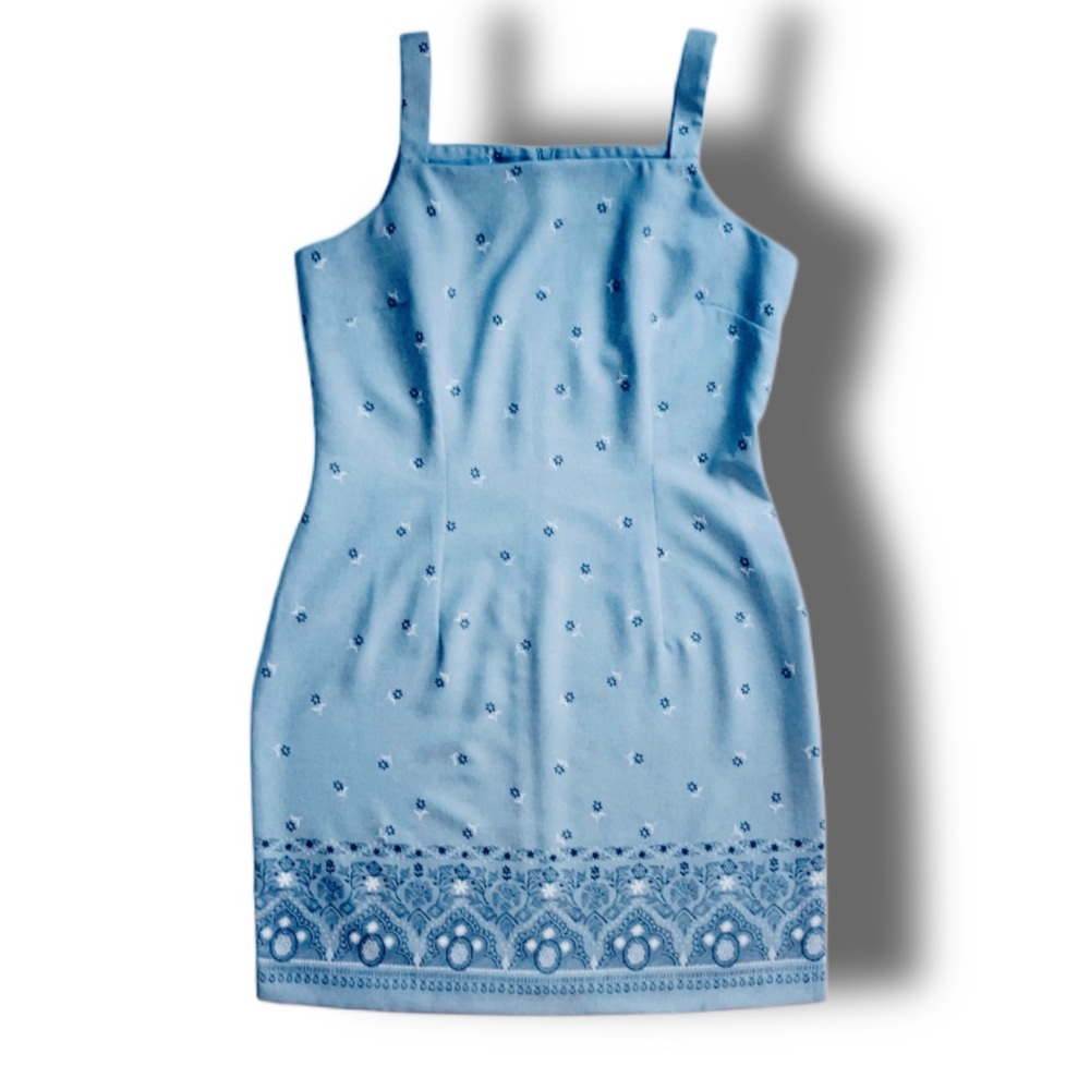 Women’s Vintage Paisley print mini dress. Size 8